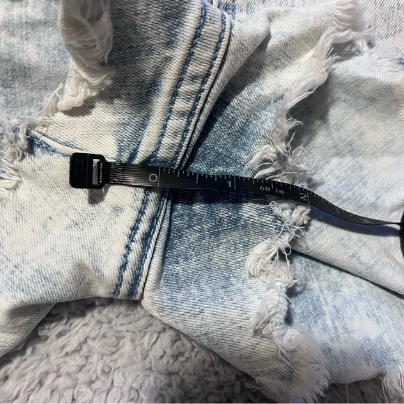 Abercrombie & Fitch Button-Up Denim Shorts - Picture 11 of 12